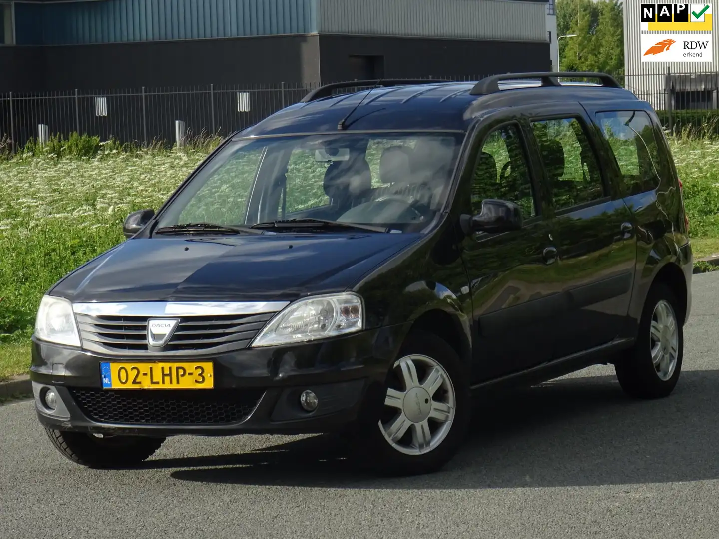 Dacia Logan MCV 1.6 Blackline NAP/AIRCO/ELEKRAM/APK 07-2026 Noir - 1