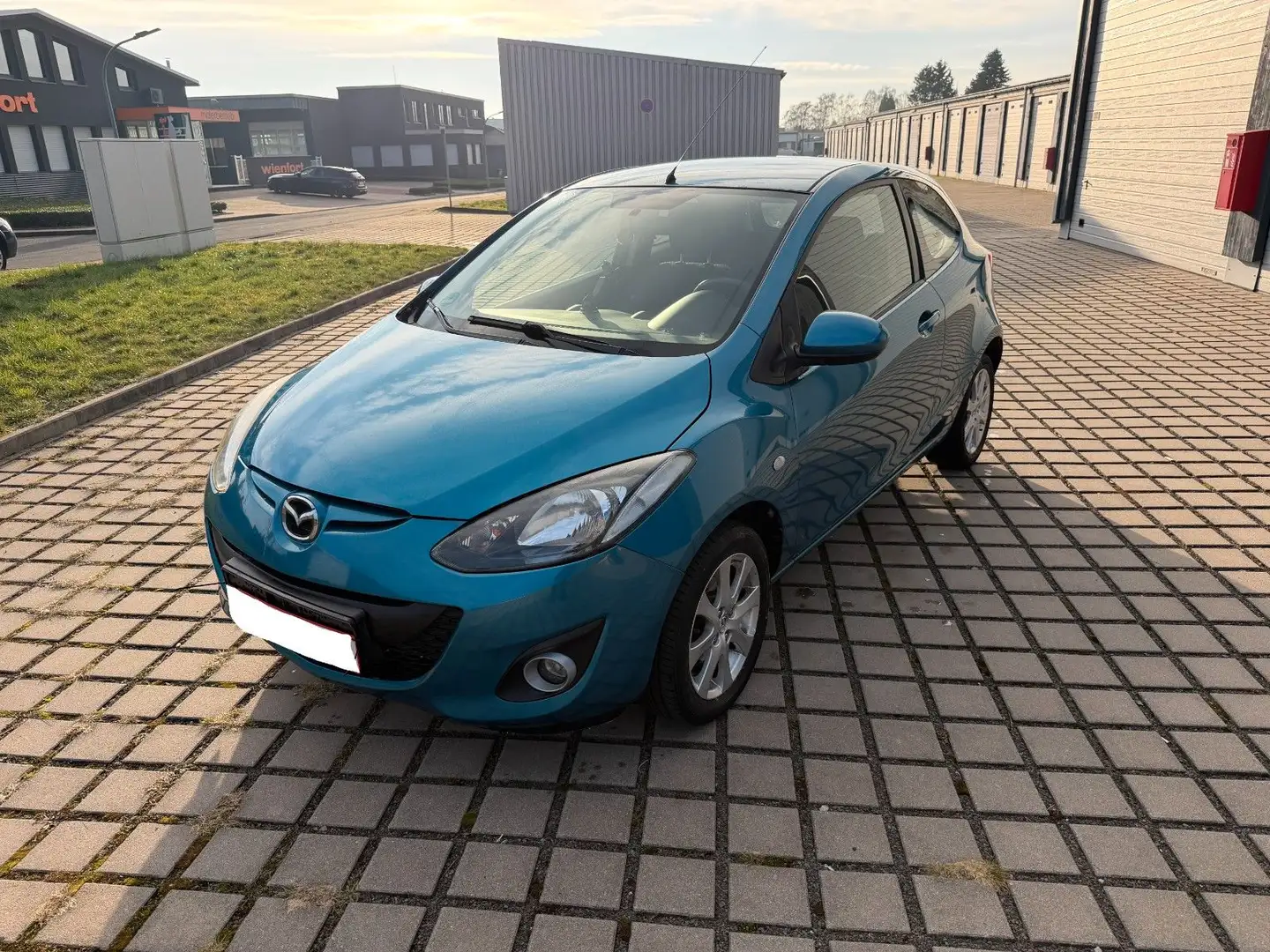 Mazda 2 Lim. 1.3  Active*1 HAND* Blau - 1