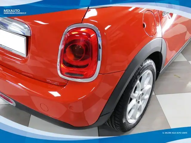 Mini Hatch view 13