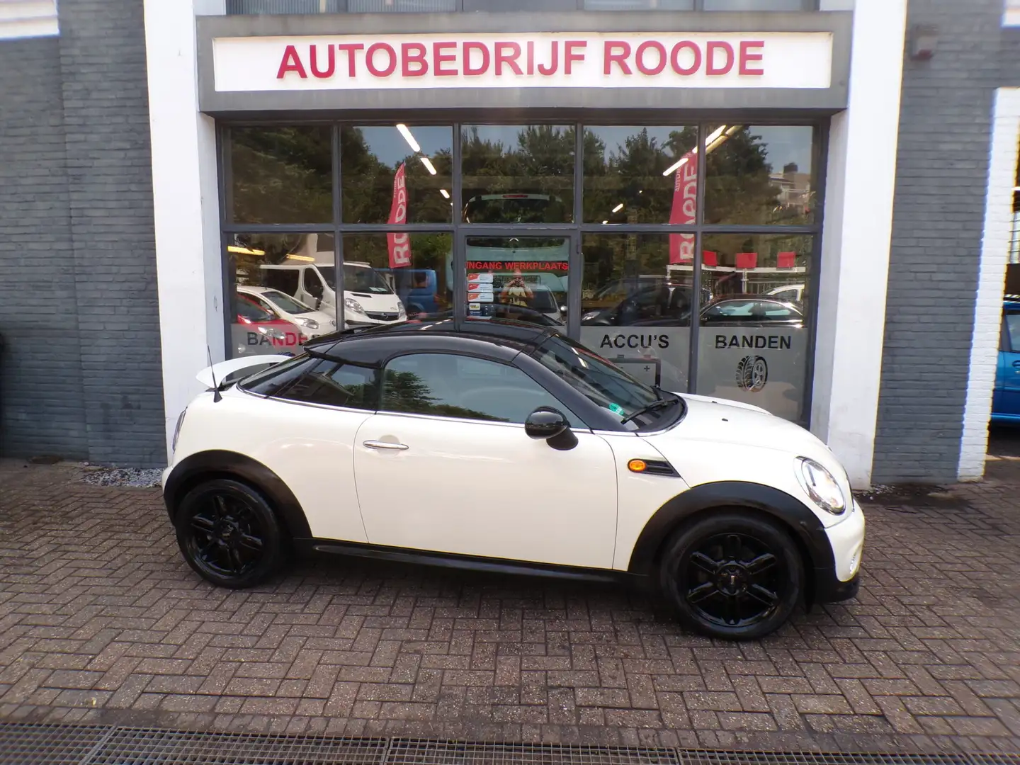 MINI Cooper Coupe Mini 1.6 Chili ZEER MOOI,LEDER,AIRCO,APK !!! Wit - 1