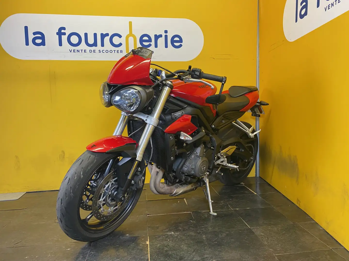 Triumph Rouge - 1