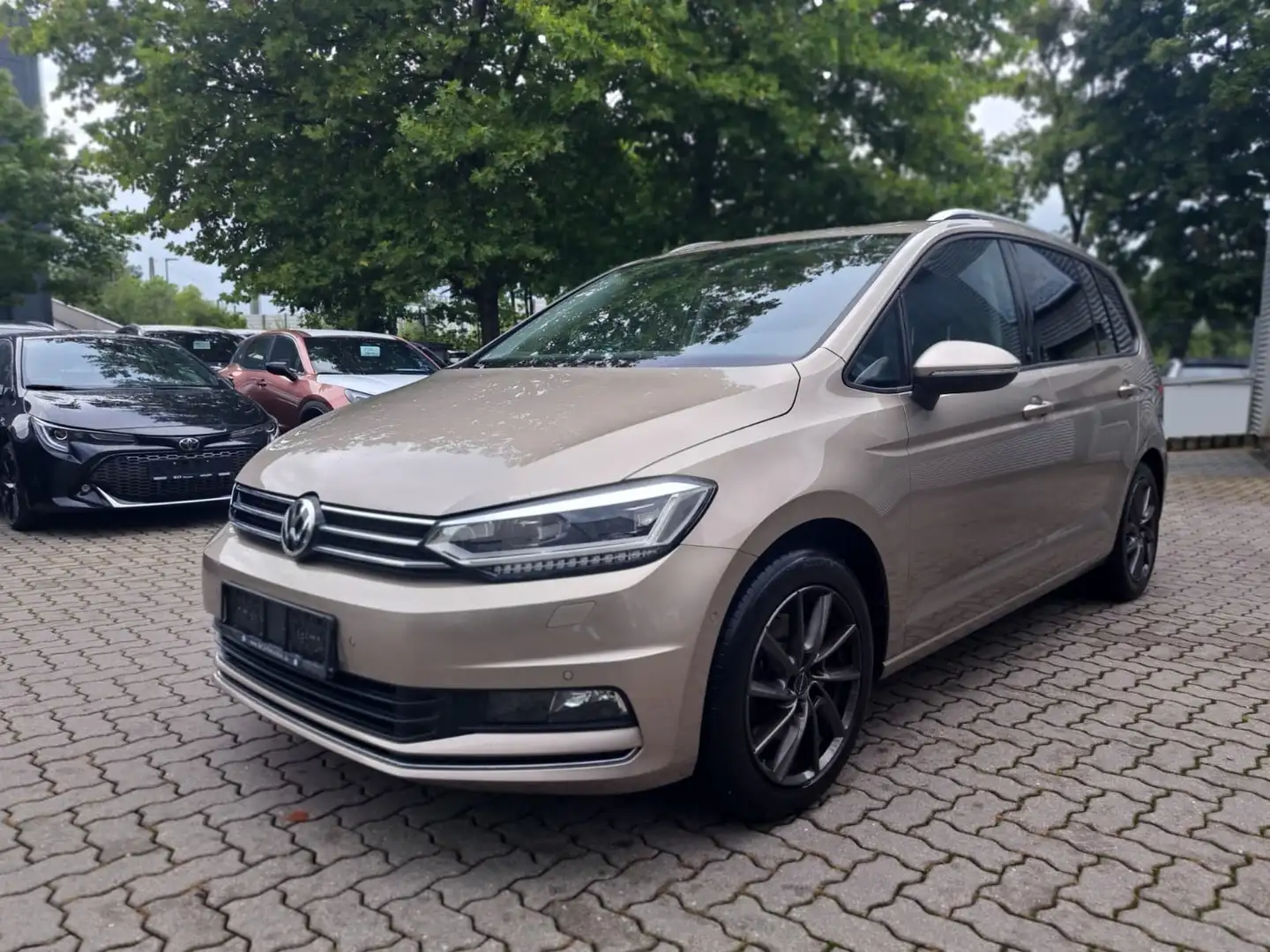 Volkswagen Touran 1.4 TSI BMT 7Sitze*AHK*Schiebedach*LED*uvm Beige - 1