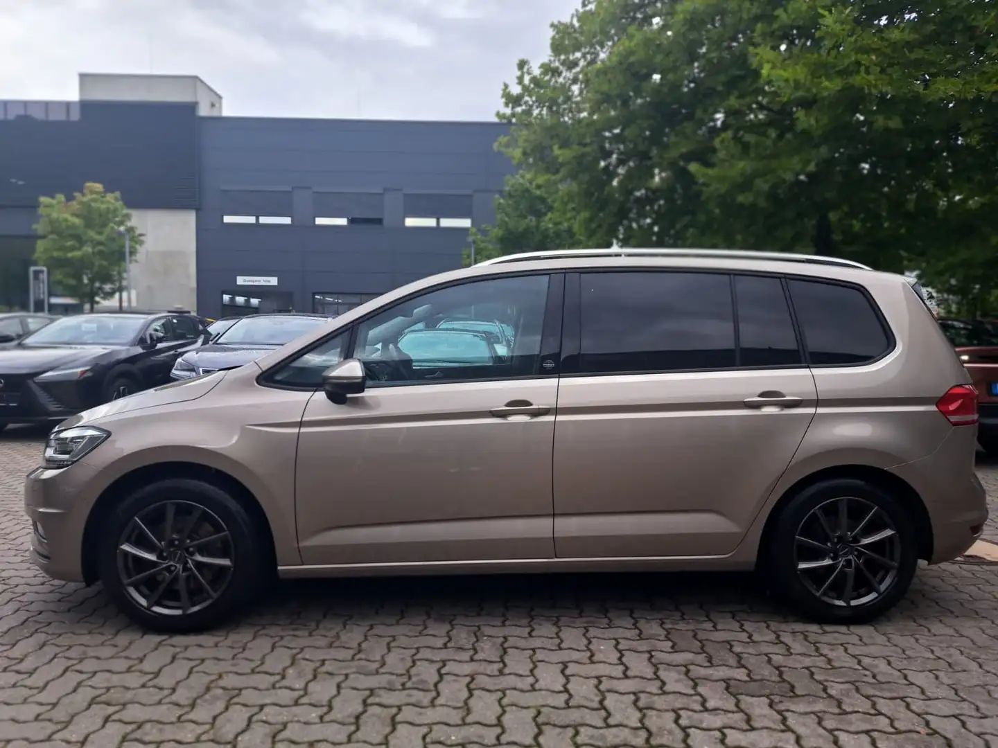 Volkswagen Touran 1.4 TSI BMT 7Sitze*AHK*Schiebedach*LED*uvm Beige - 2