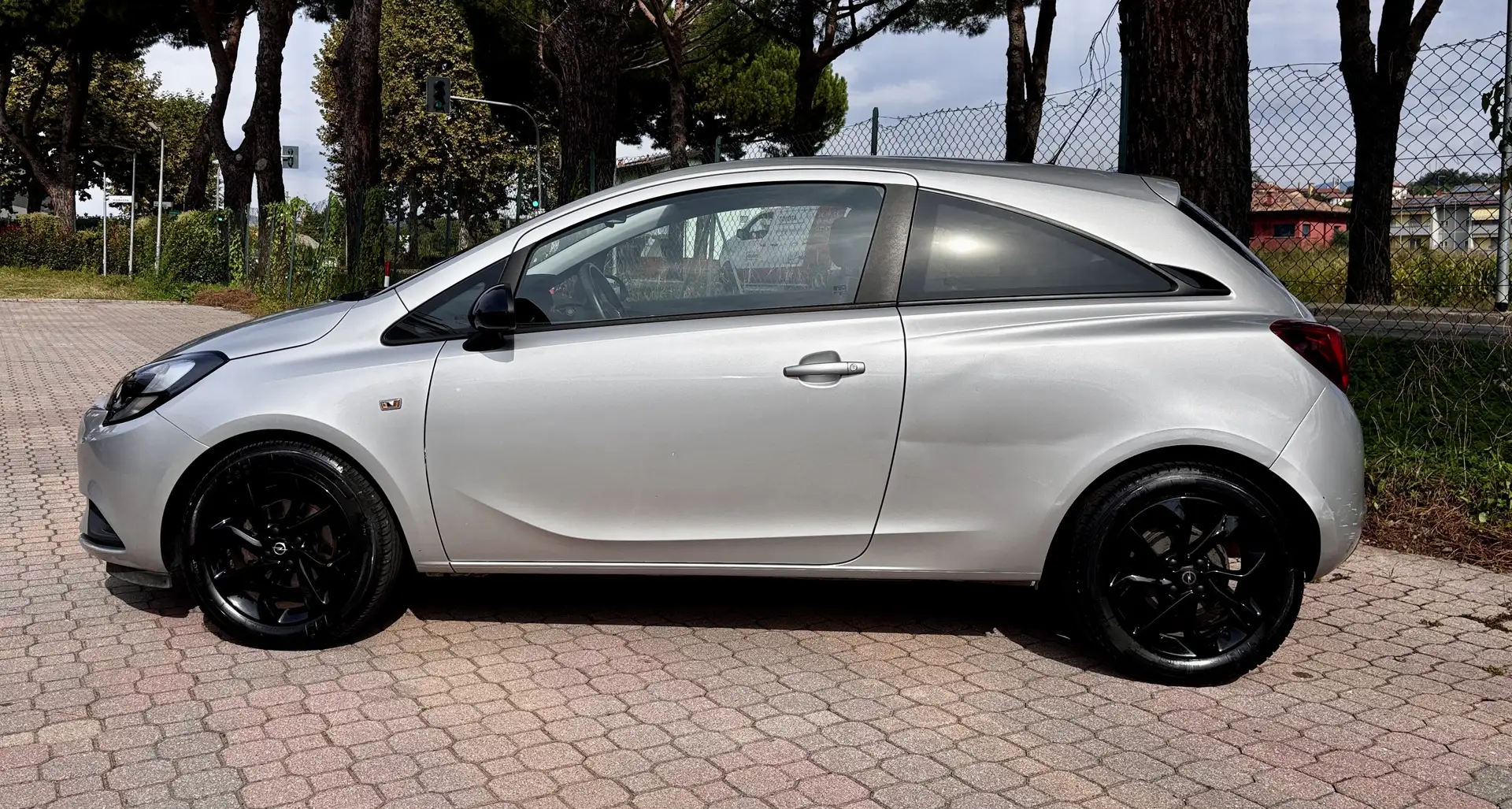 Opel Corsa Corsa V 2015 3p 1.4 b-Color 90cv Argent - 2