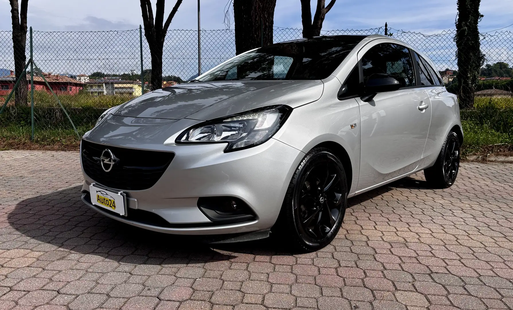 Opel Corsa Corsa V 2015 3p 1.4 b-Color 90cv Argent - 1