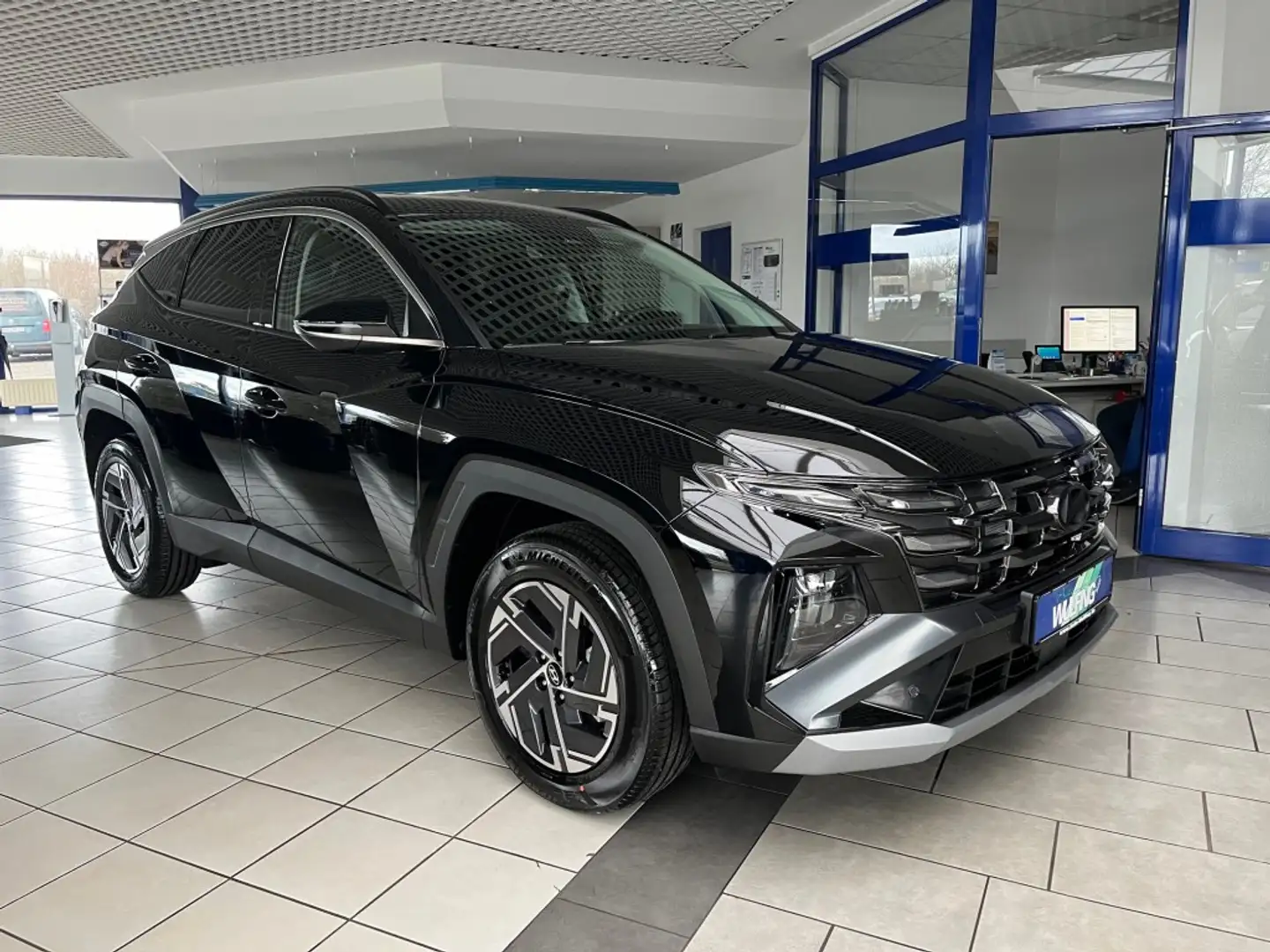 Hyundai TUCSON 1.6 T-GDI-DCT MHEV, Design,LED,Navi,RFK++ Black - 1