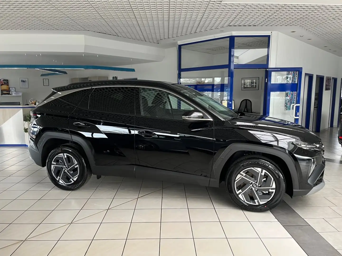 Hyundai TUCSON 1.6 T-GDI-DCT MHEV, Design,LED,Navi,RFK++ Black - 2