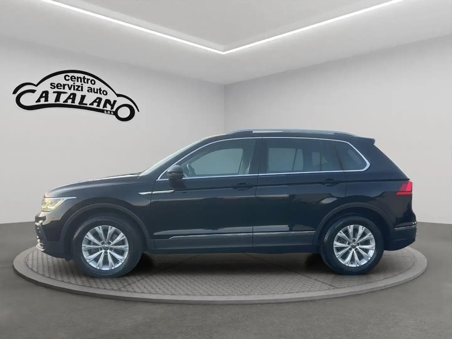 Volkswagen Tiguan 2.0 TDI 150cv DSG Executive BMT Nero - 2