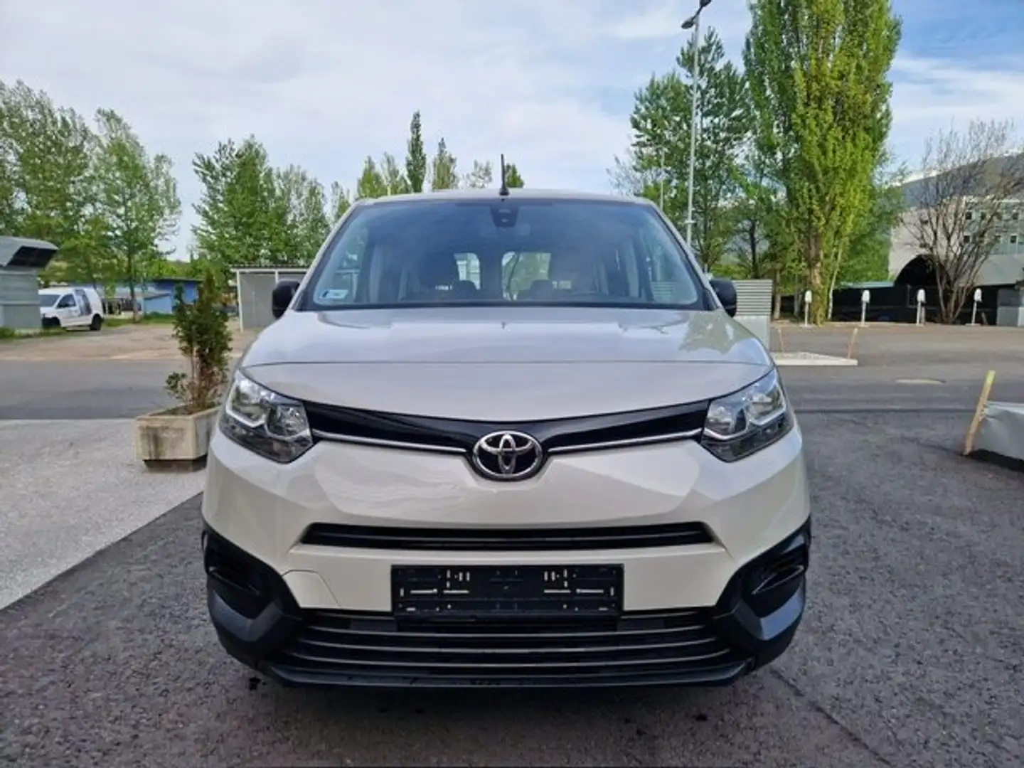 Toyota Proace City Proace City Verso 1.2--7Sitze-Pickerl neu! Beige - 2
