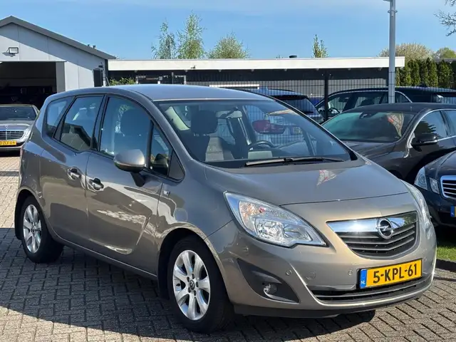 Opel Meriva view 3