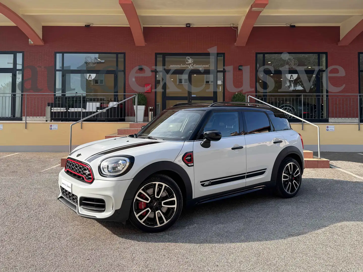 MINI John Cooper Works Countryman Mini Countryman ALL4 JCW auto Biały - 1
