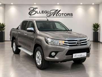 2.4 D-4D A/T 4WD 4 porte Double EXECUTIVE