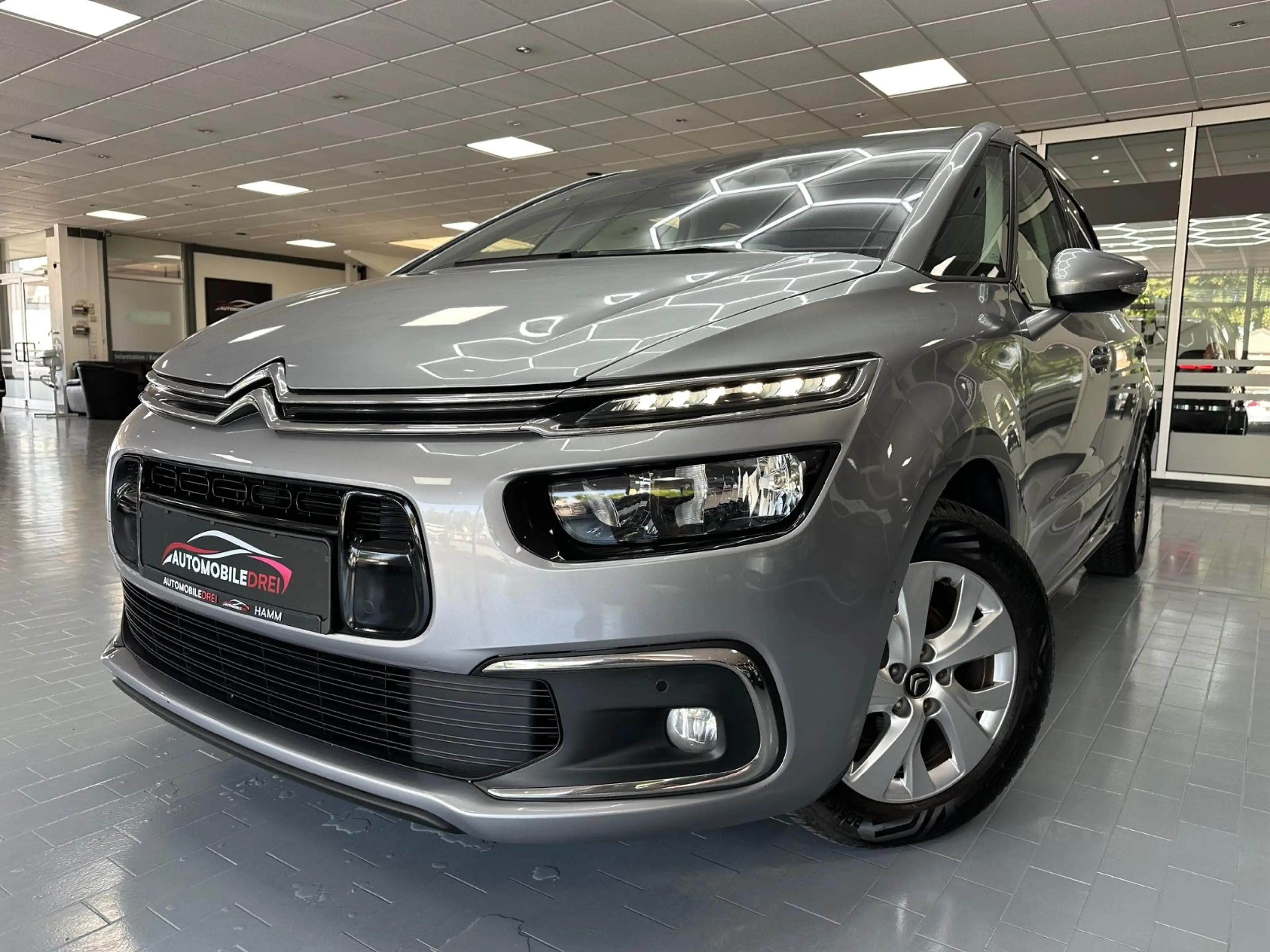Citroen C4 Picasso /Spacetourer Selection — photo 9