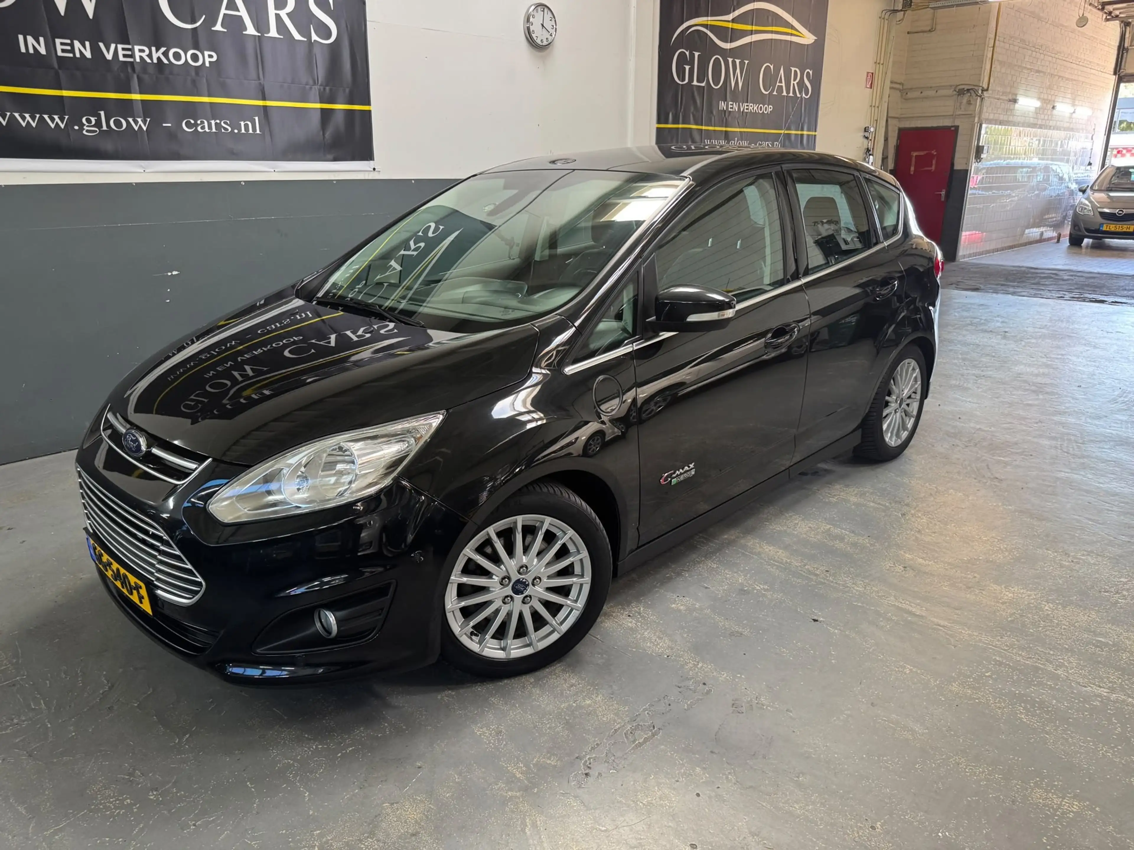 Ford C-Max 2.0 Plug-in Hybrid Titanium Plus |AUT|CAMERA|PANO| — photo 9