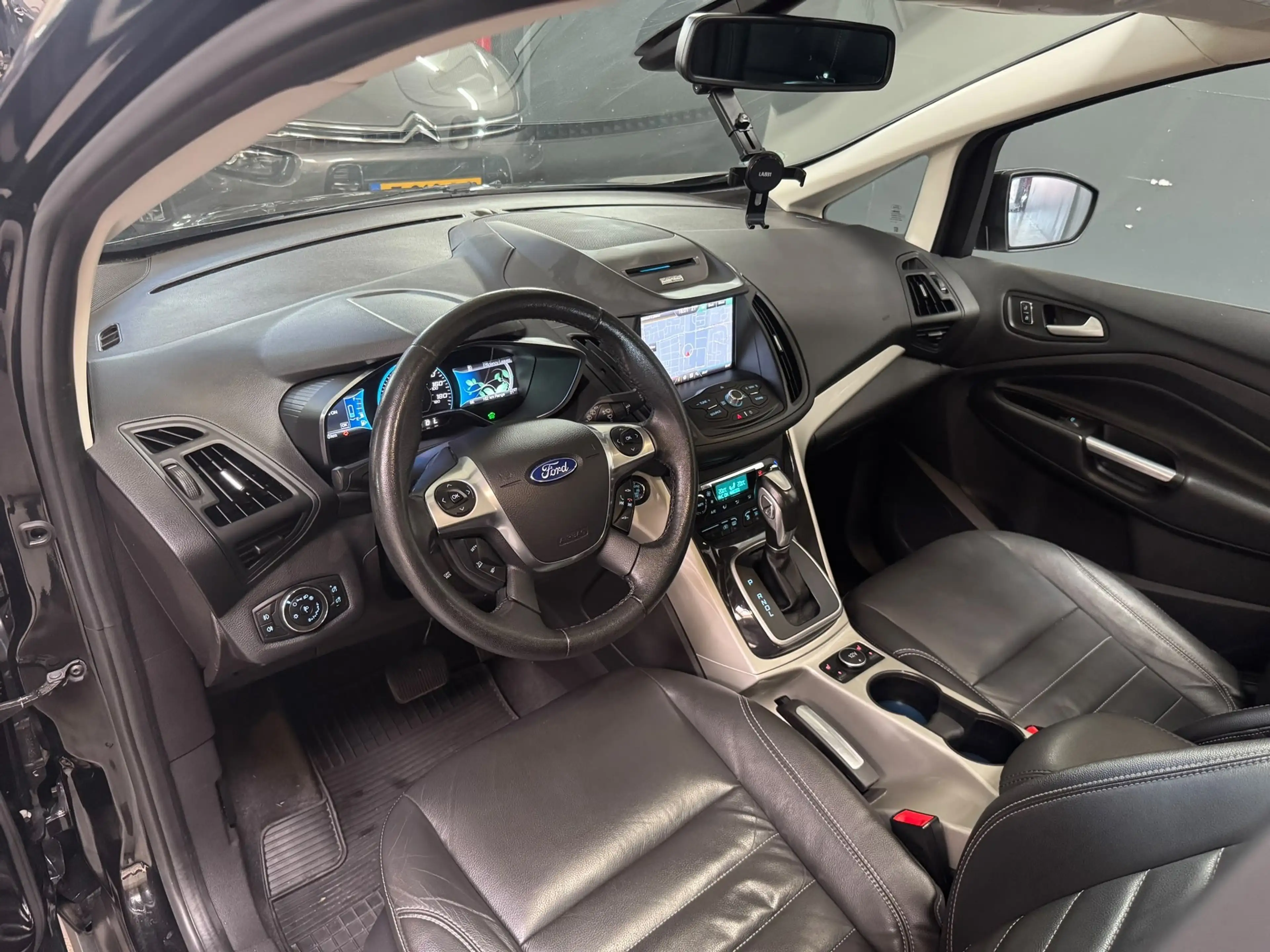 Ford C-Max 2.0 Plug-in Hybrid Titanium Plus |AUT|CAMERA|PANO| — photo 11