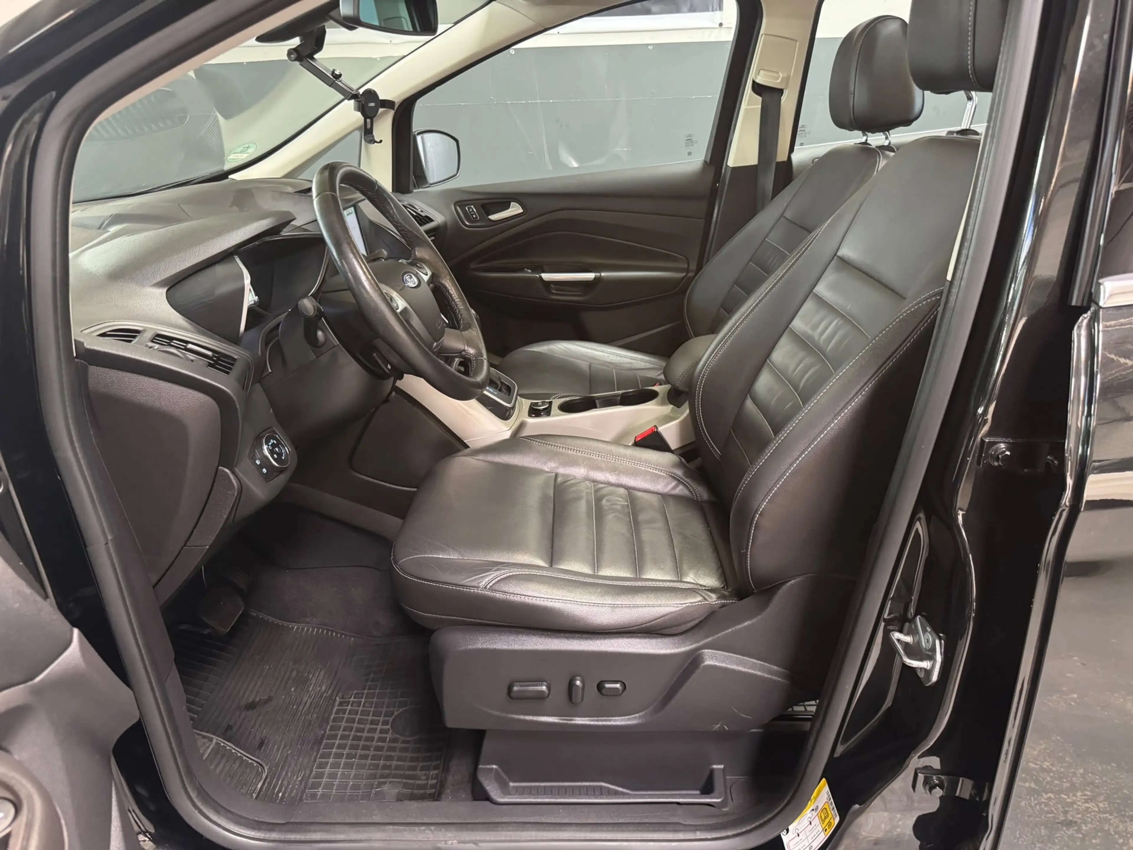 Ford C-Max 2.0 Plug-in Hybrid Titanium Plus |AUT|CAMERA|PANO| — photo 10