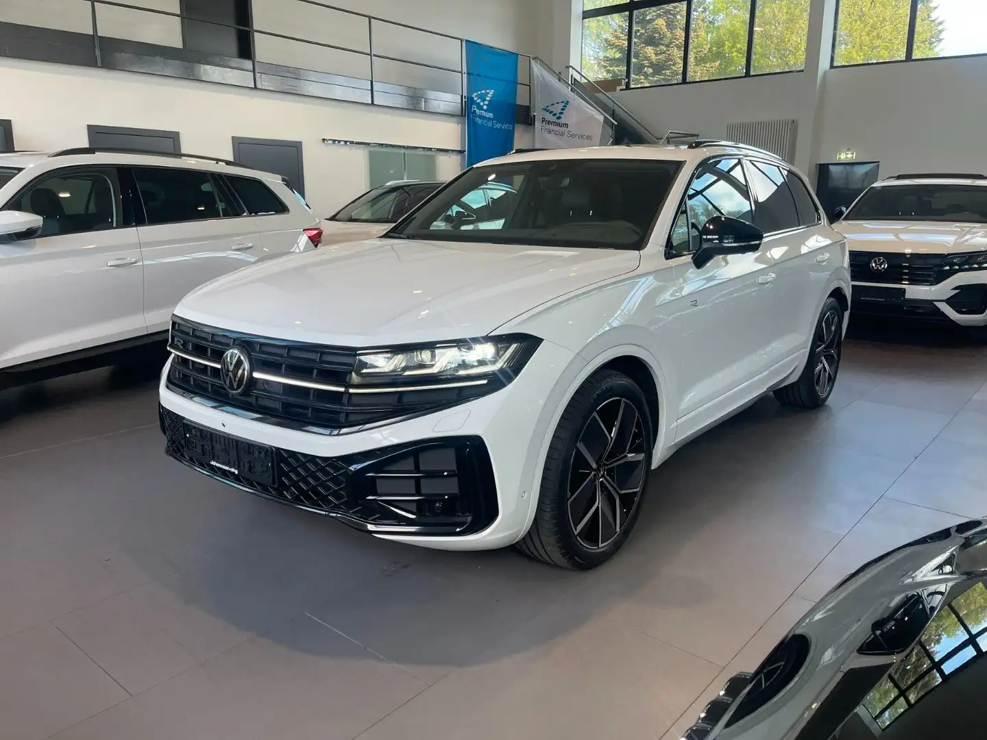 Volkswagen Touareg 3.0 TDI 4M R-Line AID/MATRIX/PANO/AHK Weiß - 1