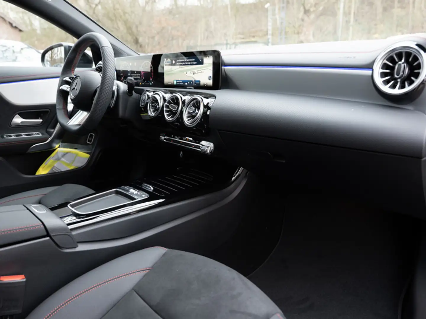 Mercedes-Benz CLA 200 Coupé AMG-Sport/MLB/Pano/Night/Totw/Keyl Schwarz - 2