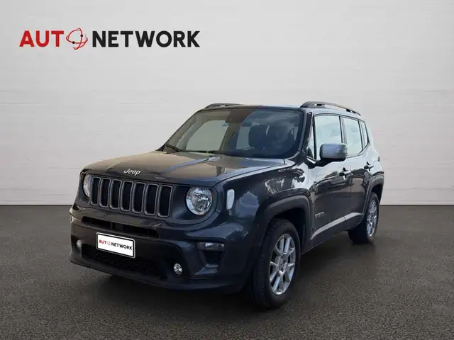 Jeep Renegade view 3