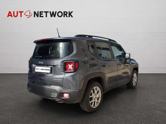 Jeep Renegade view 4