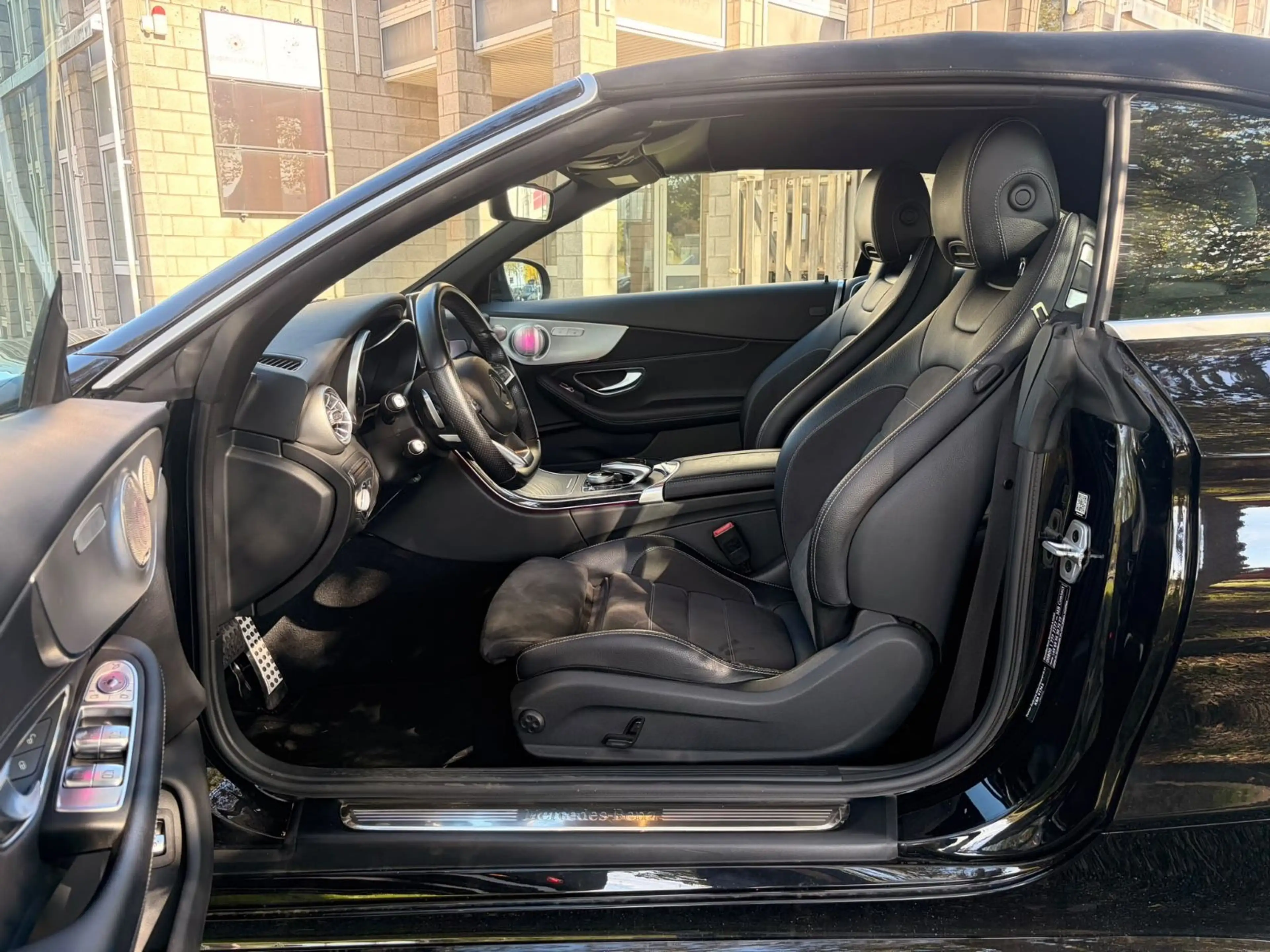 Mercedes-Benz C 220 d Cabrio  AMG Line *60.000km* EU6* Auto. — photo 21