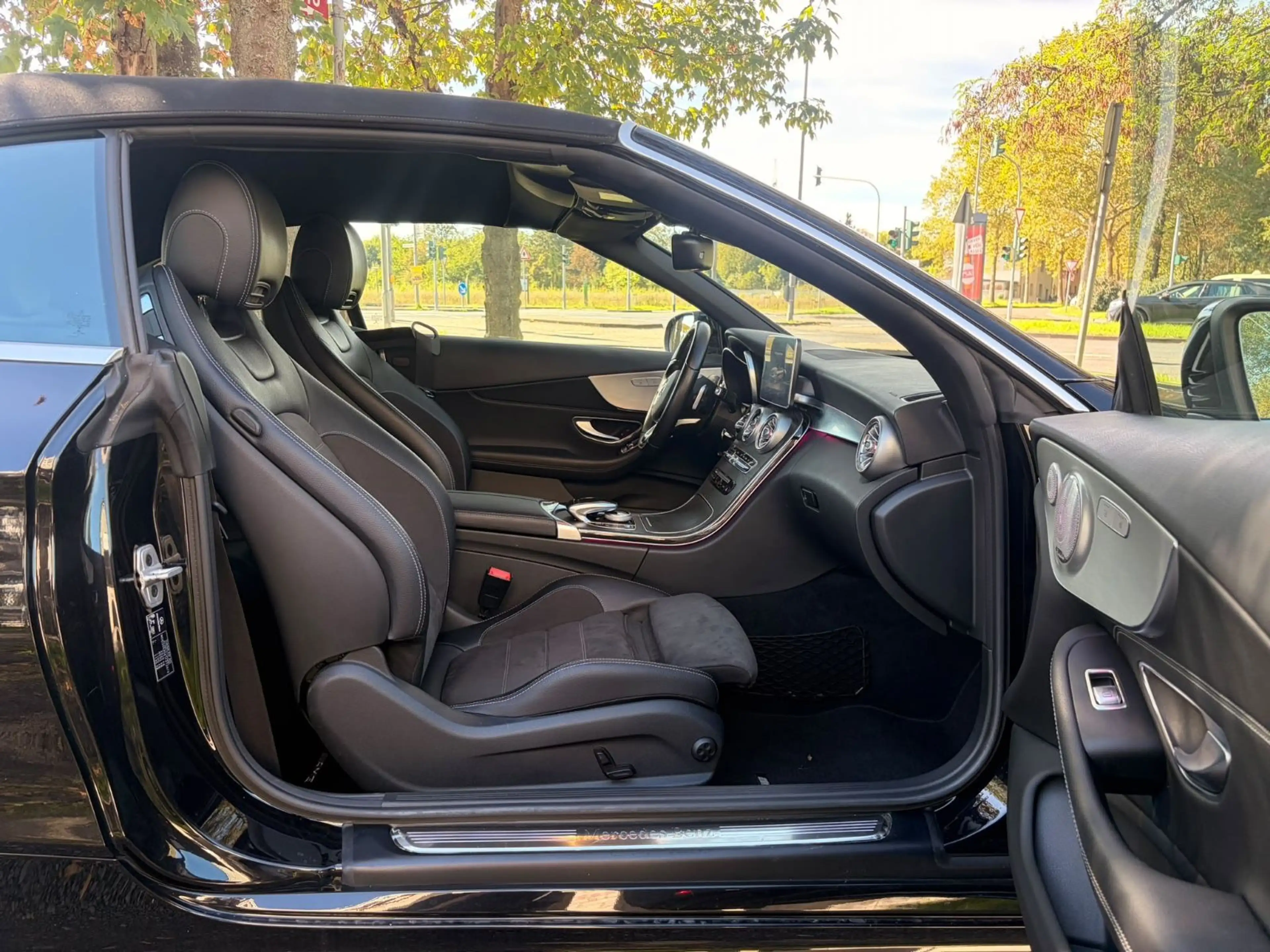 Mercedes-Benz C 220 d Cabrio  AMG Line *60.000km* EU6* Auto. — photo 16