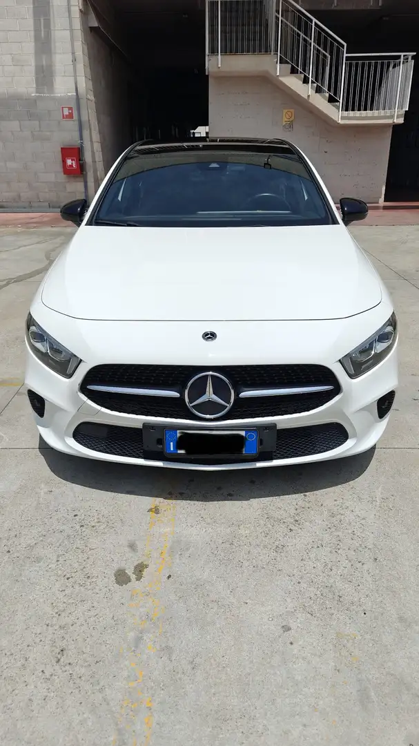 Mercedes-Benz 180 classe a sport night edition Белый - 1
