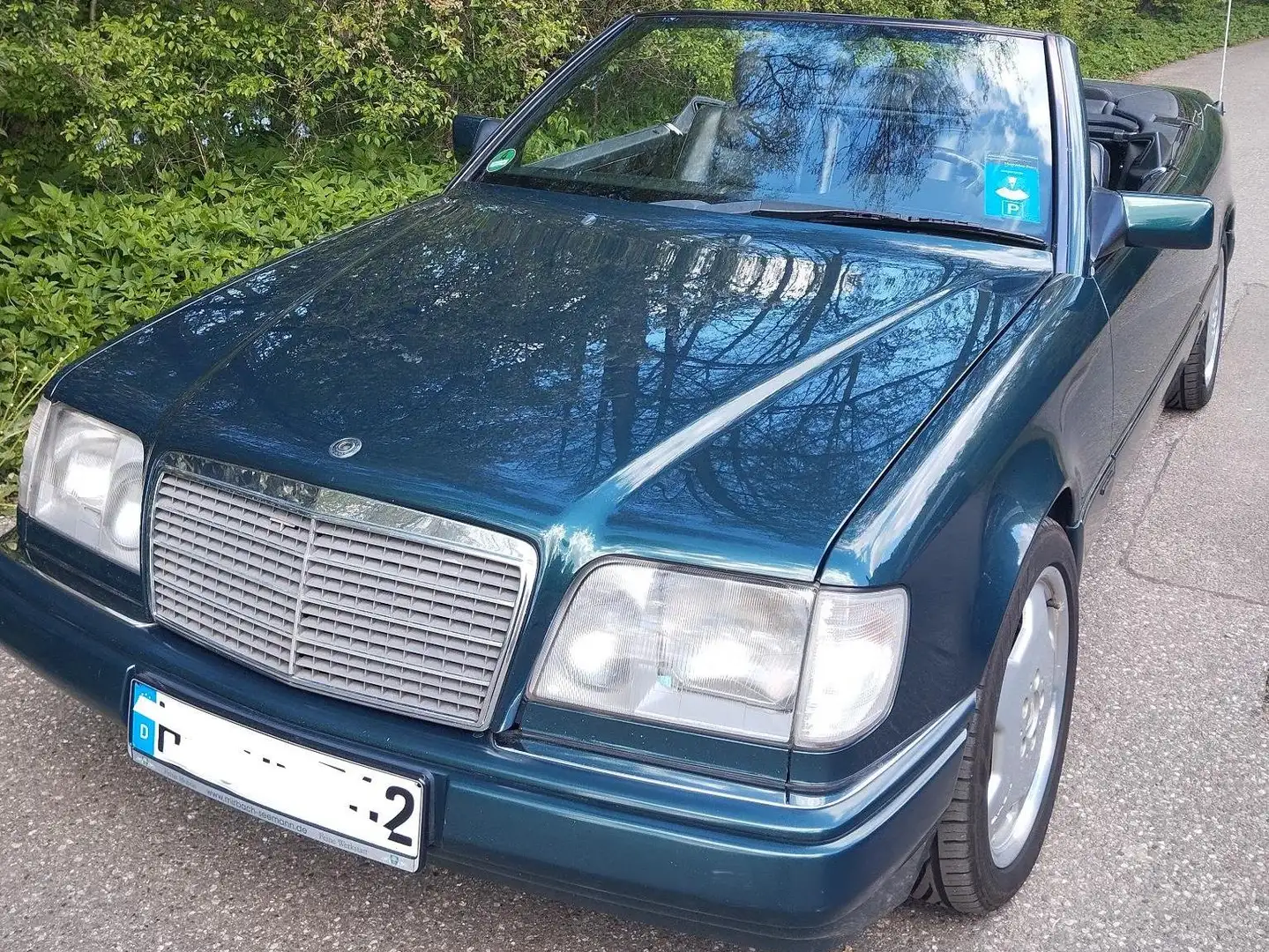 Mercedes-Benz E 220 E 220 Cabrio Final Edition Green - 1