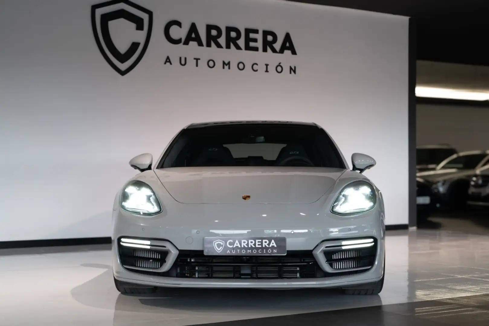 Porsche Panamera GTS Sport Turismo Aut. Gris - 2