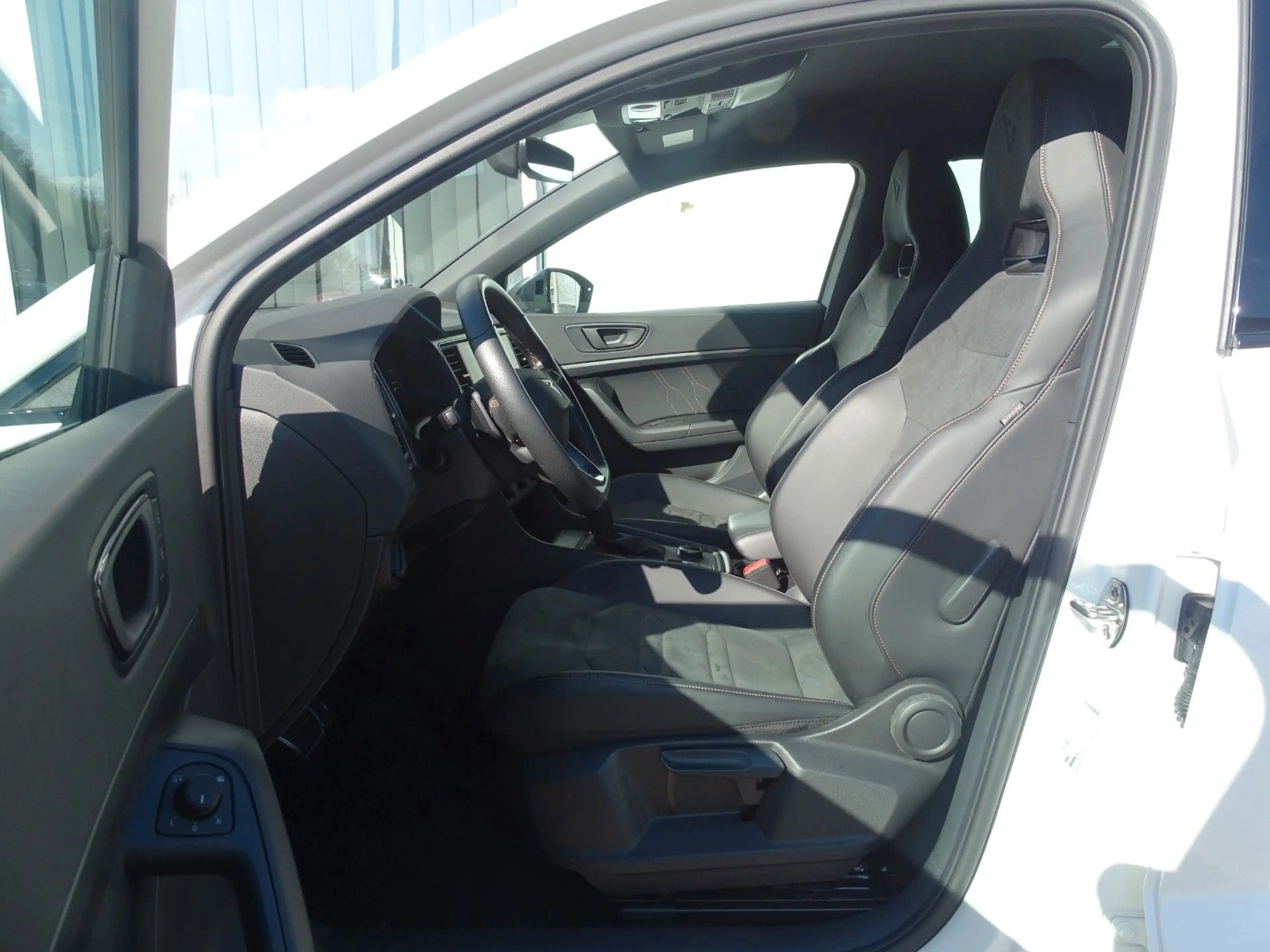 CUPRA Ateca Basis *AHK*ACC*FRONT+LANE+SIDE ASS*NAVI* — photo 10