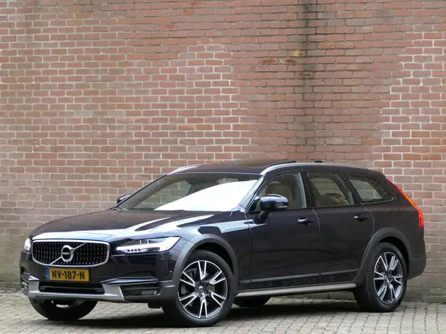 Volvo V90 Cross Country 2.0 T5 Pro Panoramadak / Head-up display / Parkeer