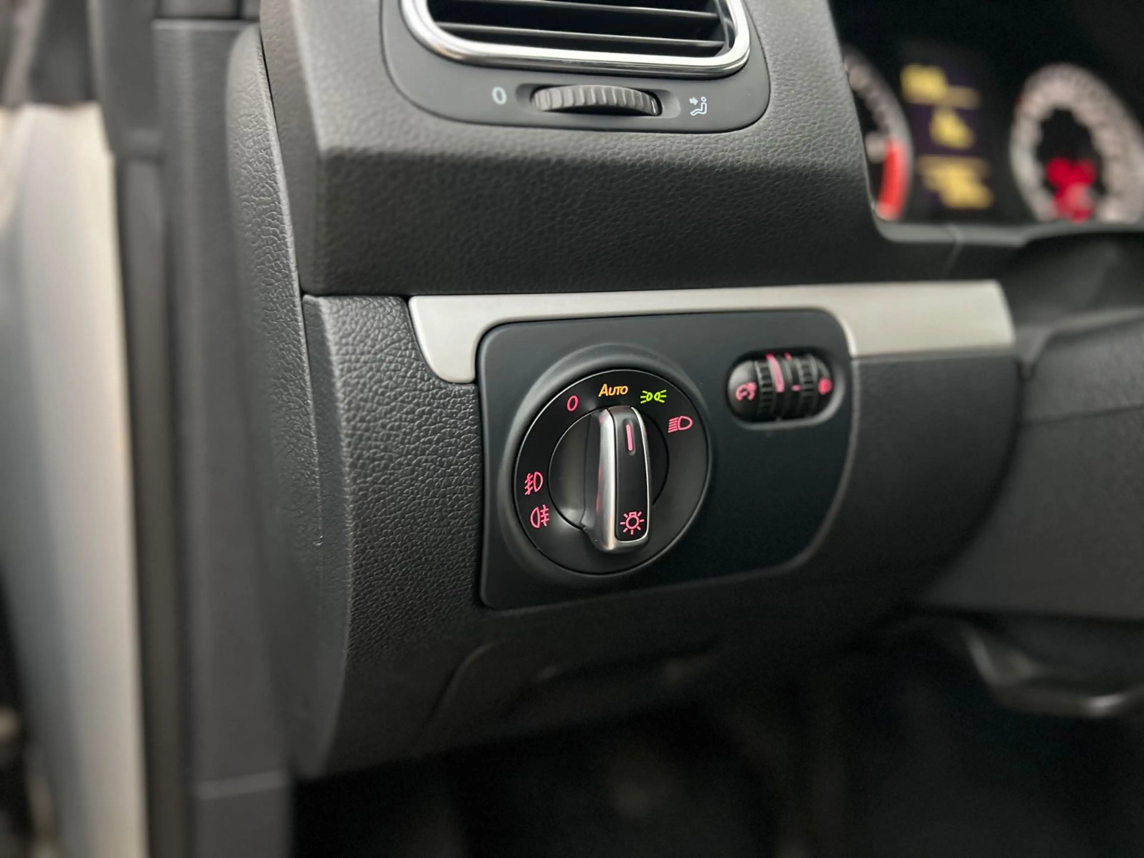 Volkswagen Eos 2.0 TDI / NUR 105.tKM / CABRIO / PANO / — photo 13