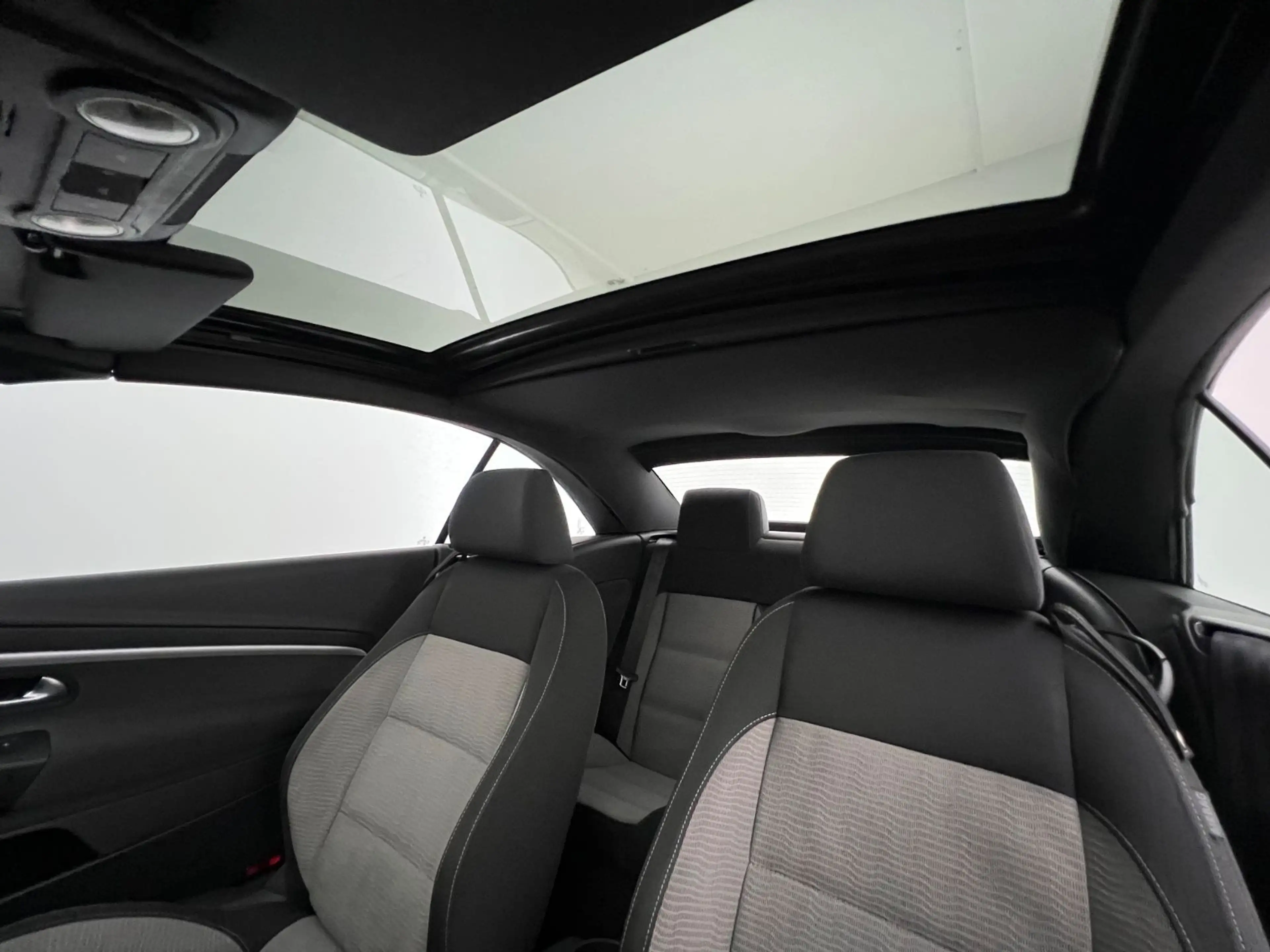 Volkswagen Eos 2.0 TDI / NUR 105.tKM / CABRIO / PANO / — photo 10