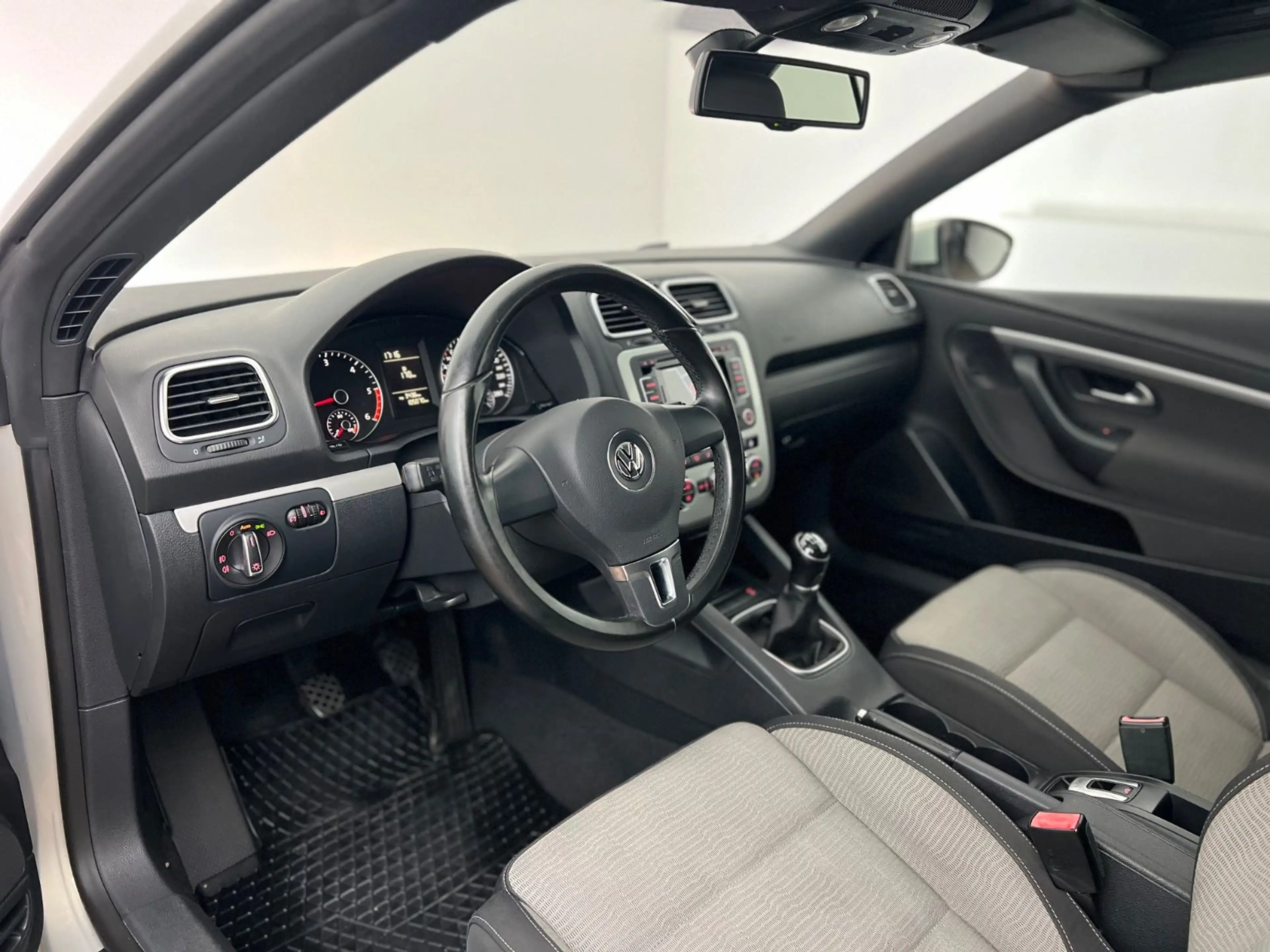Volkswagen Eos 2.0 TDI / NUR 105.tKM / CABRIO / PANO / — photo 11