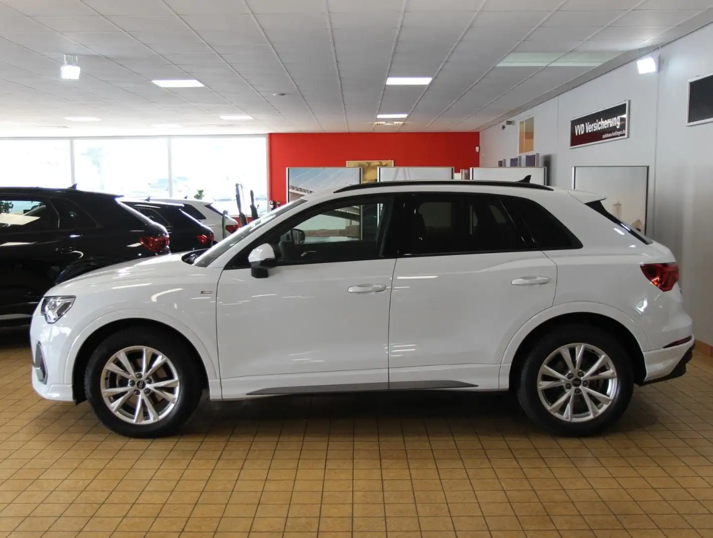 Audi Q3 S line 35 TDI S-tronic, Navi,LED,AHK,Virtual. Weiß - 2