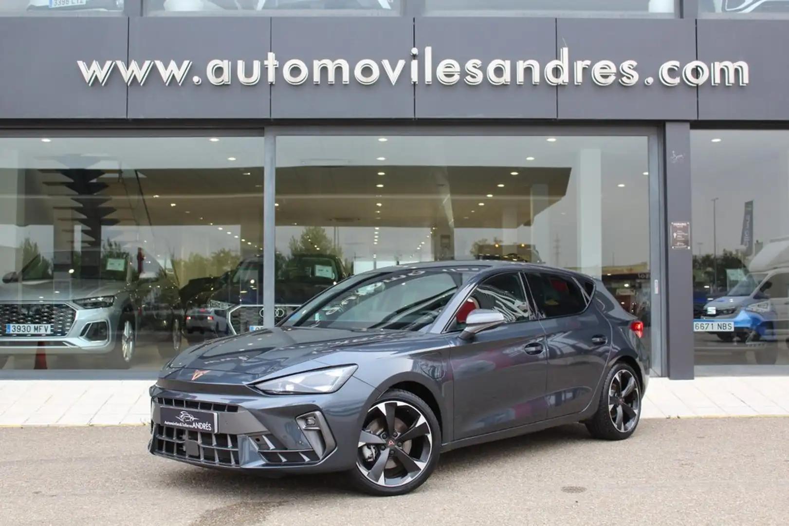 CUPRA Leon 1.5 TSI e-Hybrid 150kW DSG Gris - 1