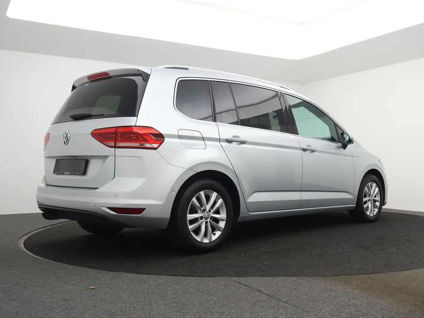 Volkswagen Touran Touran Highline 1.4TSI 150PK *AUTOMAAT*TREKHAAK*FU Zilver - 2