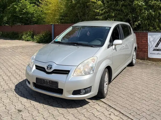 Toyota Corolla Verso 2.2 D-4D Team / 7-Sitzer / TÜV 11/2027 / 2-Hand