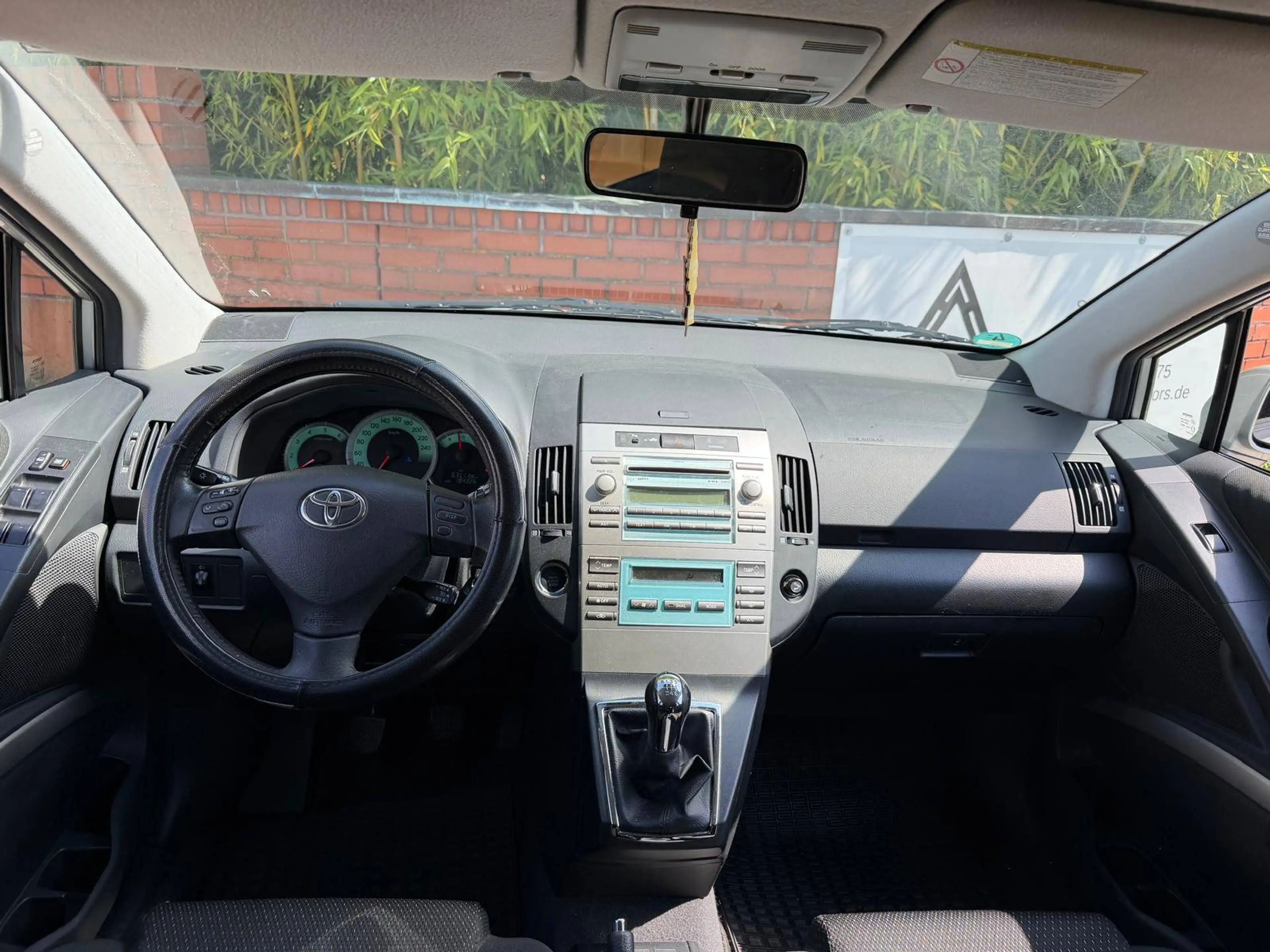 Toyota Corolla Verso 2.2 D-4D Team / 7-Sitzer / TÜV 11/2027 / 2-Hand — photo 10