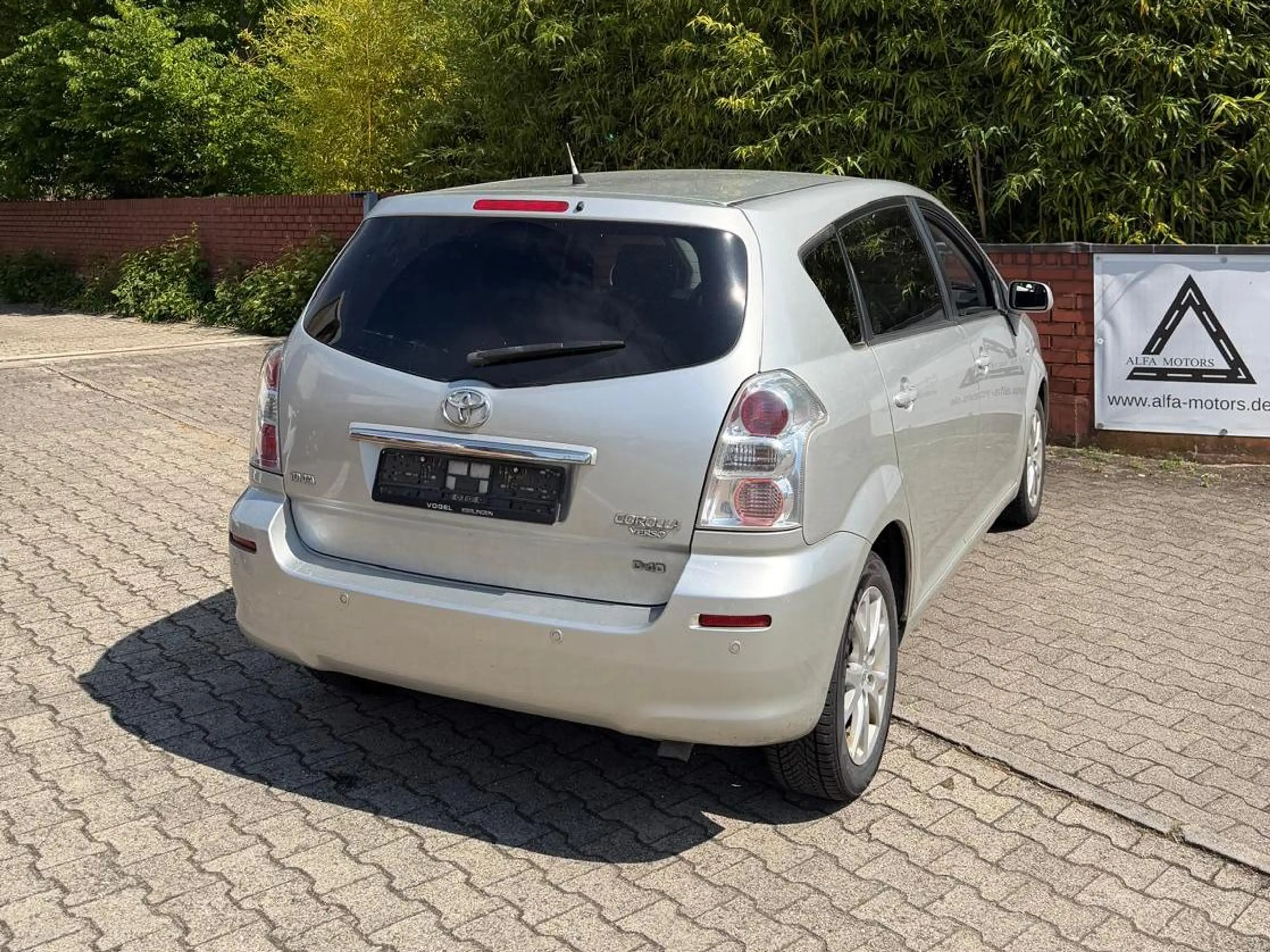 Toyota Corolla Verso 2.2 D-4D Team / 7-Sitzer / TÜV 11/2027 / 2-Hand — photo 6