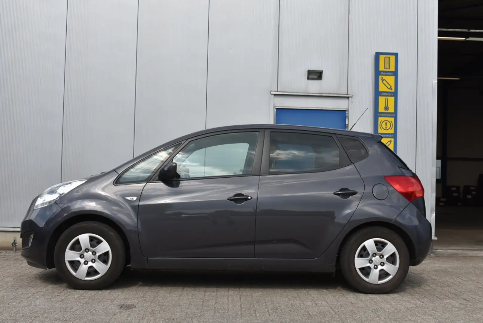 Kia Venga 1.4 CVVT 20th Anniv. Nav, Cam, winterbnd Gris - 2