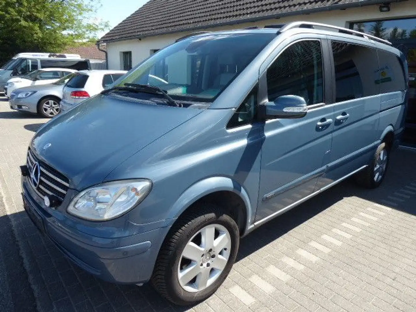 Mercedes-Benz Viano 2.2 CDI Activity lang 4x4 4-Matic Grey - 2