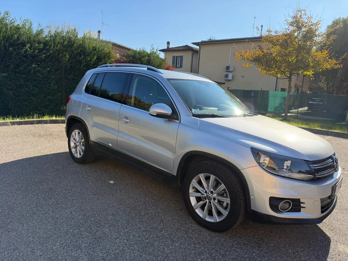 Volkswagen Tiguan 2.0 tdi - NAV. - 12 MESI DI GARANZIA - Plateado - 2