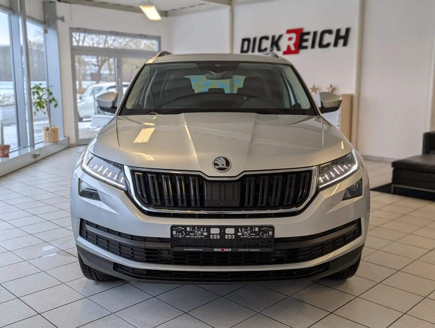 Skoda Kodiaq Clever 4x4 StHz.Canton DCC 360° AHK Silber - 2