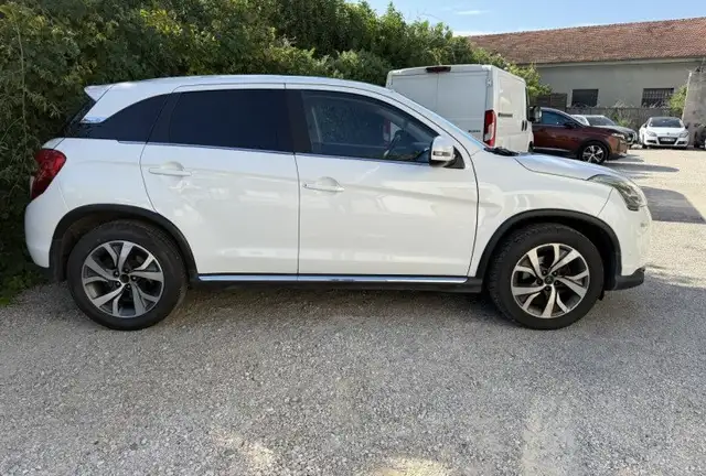 Citroen C4 Aircross view 6
