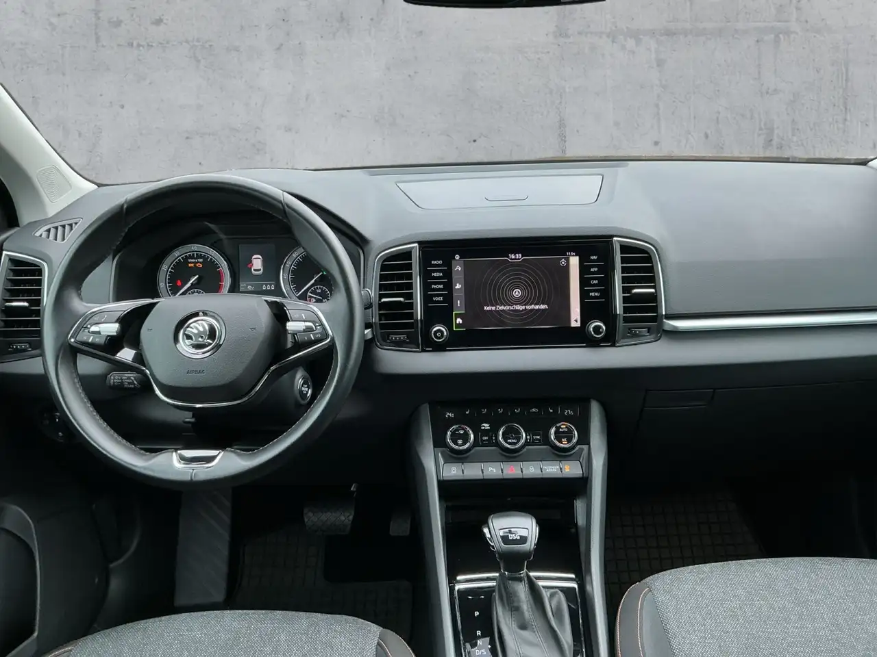 Skoda Karoq 1.5 TSI DSG CLEVER 5JG+LED+NAV+APP+ACC+SHZ, миниатюра 9