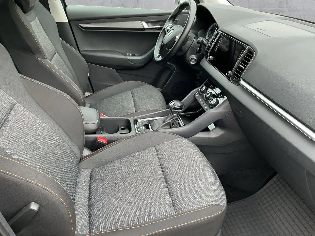 Skoda Karoq 1.5 TSI DSG CLEVER 5JG+LED+NAV+APP+ACC+SHZ, миниатюра 13
