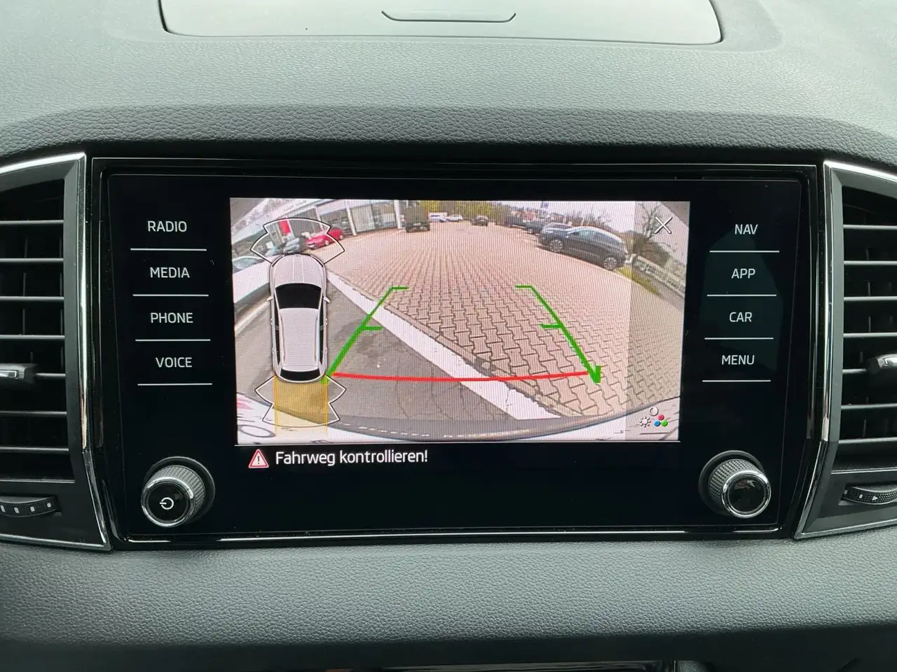 Skoda Karoq 1.5 TSI DSG CLEVER 5JG+LED+NAV+APP+ACC+SHZ, миниатюра 18