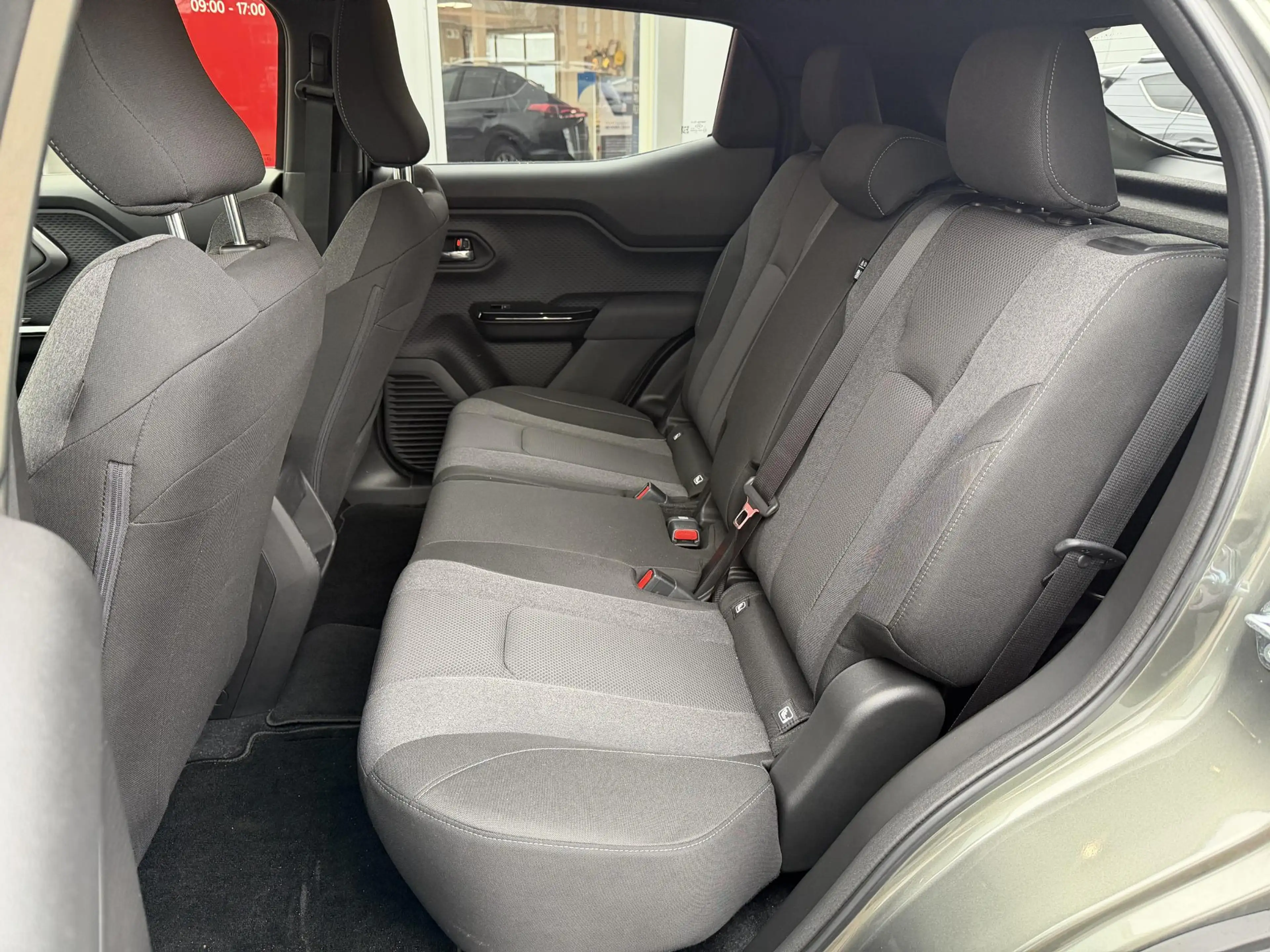 Toyota Urban Cruiser Dynamic 61 kWh — photo 11