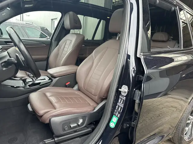 BMW X3 view 12